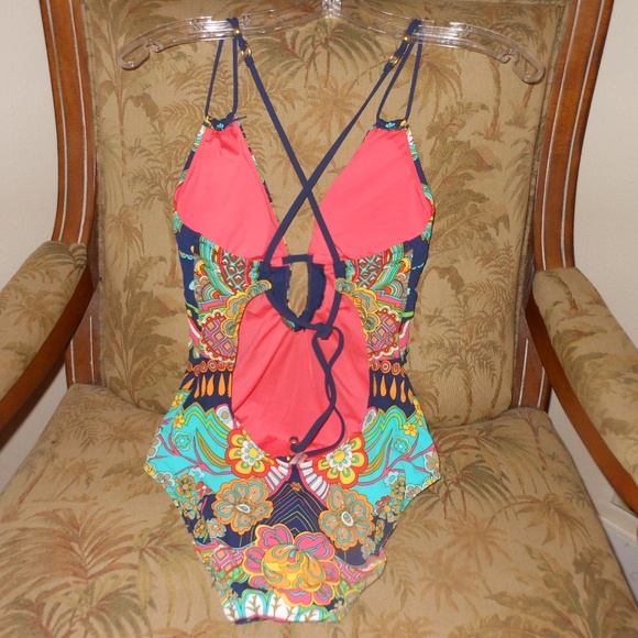 NANETTE LEPORE Utopia Goddess Swimsuit--Size--XS - Picture 7 of 7
